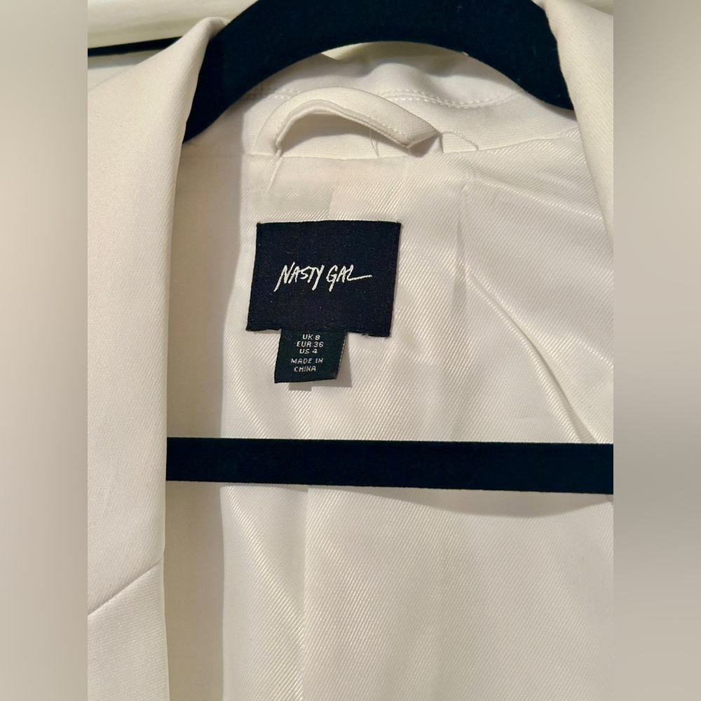 🧥Nasty Gal Premium Embellished Pearl Blazer🧥 - Picture 4 of 8